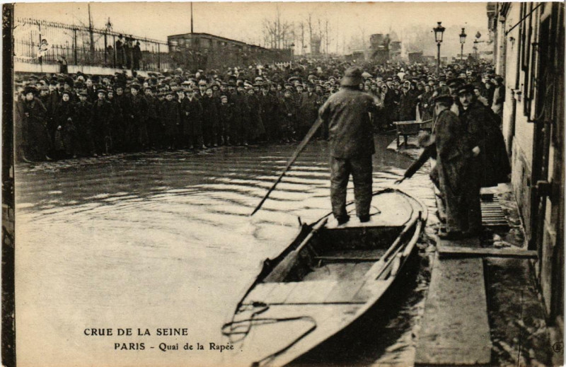 Carte postale ancienne Paris Quai de la Rapée Inondations 1910 à Paris