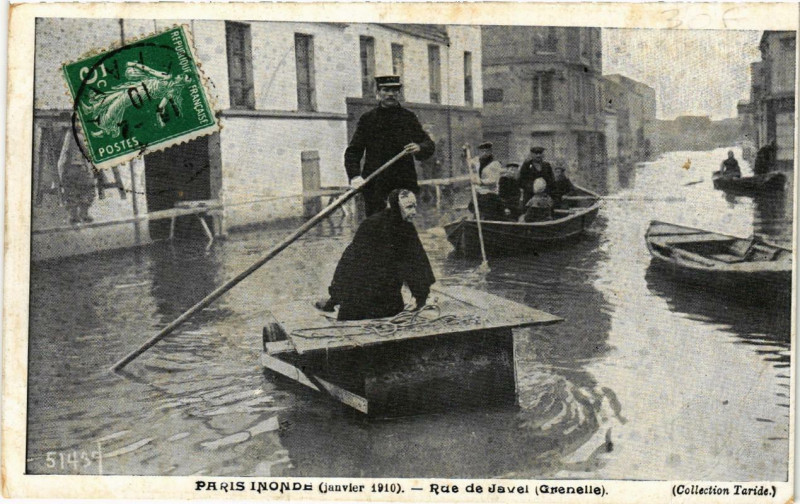 Carte postale ancienne Paris inondé (janvier 1910) - Rue de Javel (Grenelle) à Paris 15e