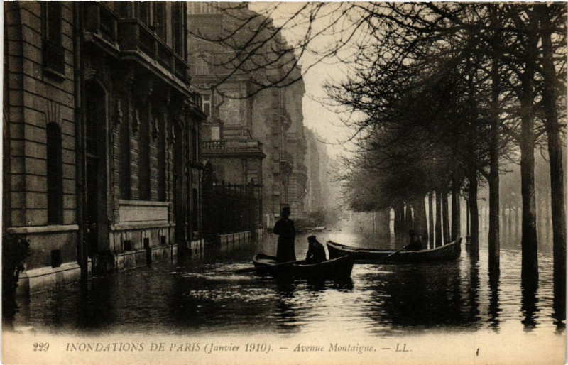 Carte postale ancienne Paris Avenue Montagine Inondations 1910 à Paris
