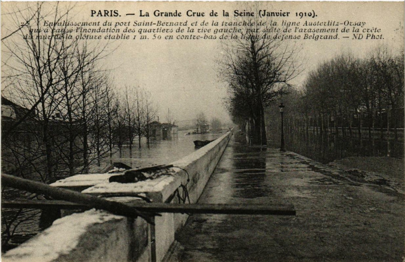 Carte postale ancienne Paris Envahissement du port Saint-Bernard Inondations 1910 à Paris