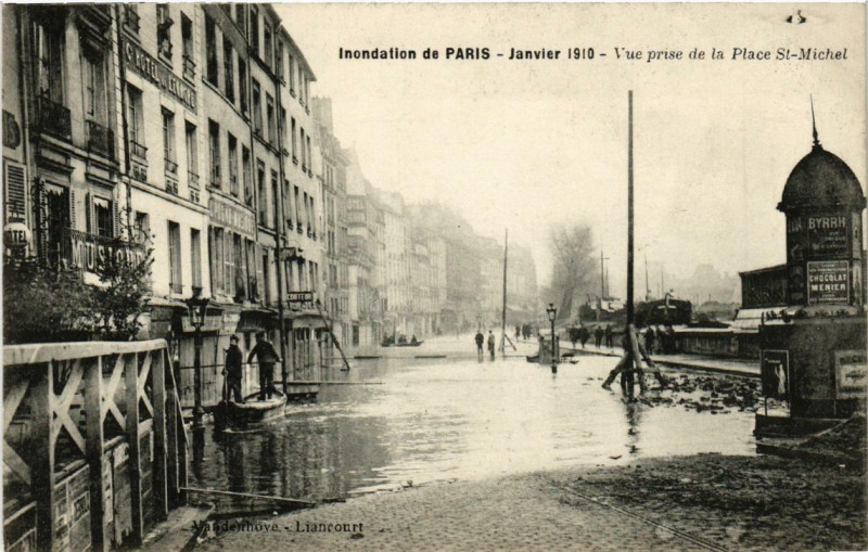 Carte postale ancienne Paris vue prise de la Place Saint-Michel Inondations 1910 à Paris