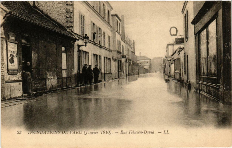 Carte postale ancienne Inondations de Paris (Janvier 1910) - Rue Félicien-David à Paris 16e