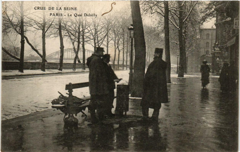 Carte postale ancienne Paris Le Quai Debilly Inondations 1910 à Paris