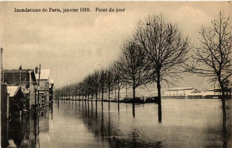 Carte postale ancienne Paris Point du Jour Inondations 1910 à Paris