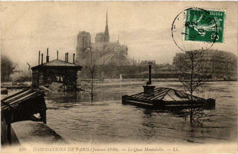 Carte postale ancienne Paris Le Quai Montebello Inondations 1910 à Paris
