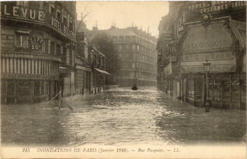 Carte postale ancienne Paris Rue Pasquier Inondations 1910 à Paris