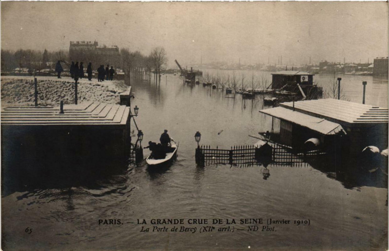 Carte postale ancienne Paris La Porte de Bercy Inondations 1910 à Paris