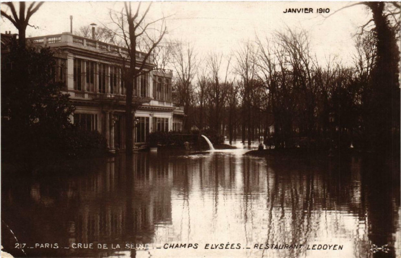 Carte postale ancienne Paris Champs Elysées Restaurant Ledoyen Inondations 1910 à Paris