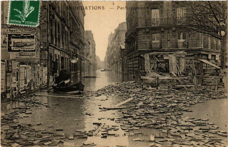 Carte postale ancienne Paris Coin du Bd Saint-Germain Inondations 1910 à Paris