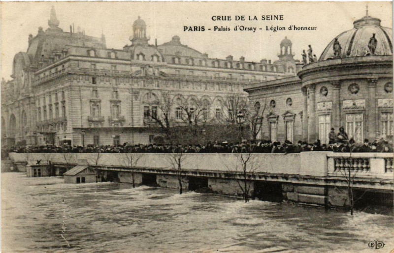 Carte postale ancienne Paris Palais d'Orsay Legion d'Honneur Inondations 1910 à Paris
