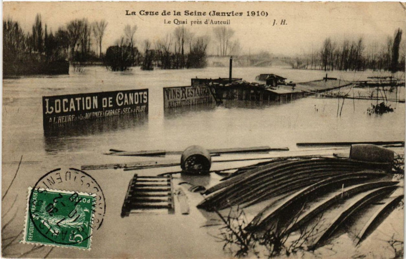 Carte postale ancienne La Crue de la Seine (Janvier 1910) - Le Quai près d'Auteuil à Paris 16e