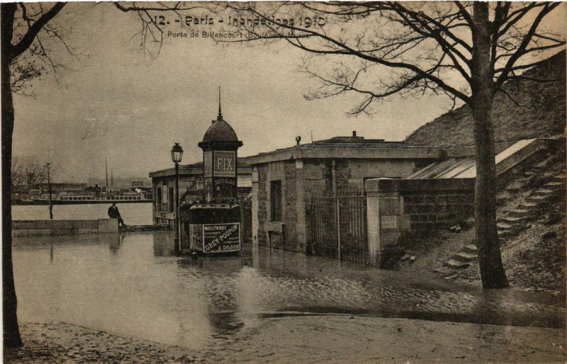 Carte postale ancienne Inondations 1910 - Porte de Billancourt (Boulevard Murat) à Paris 16e