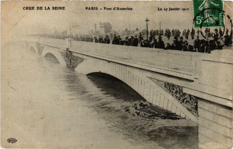 Carte postale ancienne Crue de la Seine - Pont d'Austerlitz - Le 27 Janvier 1910 à Paris 13e