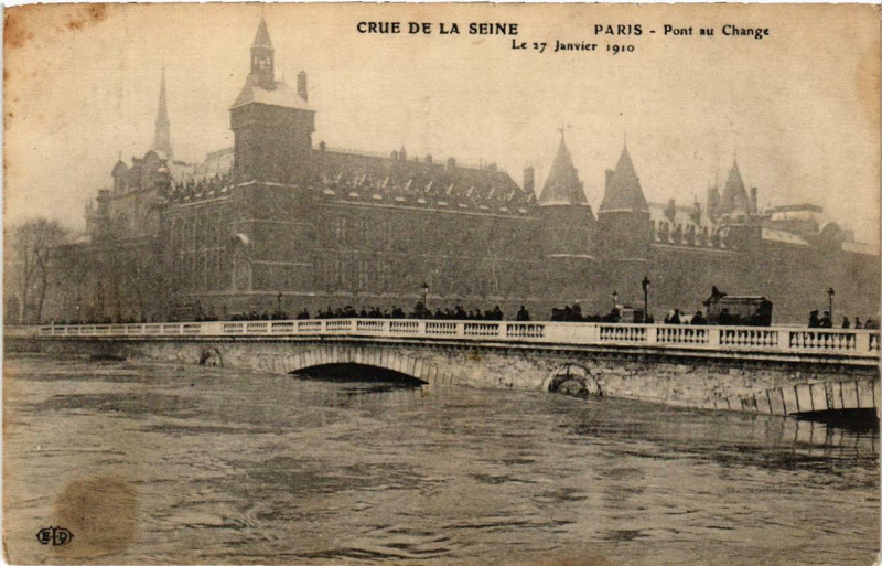Carte postale ancienne Paris Pont au Change Inondations 1910 à Paris