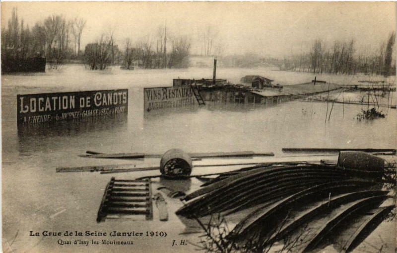 Carte postale ancienne Paris Quai d'Issy les Moulineaux Inondations 1910 à Paris
