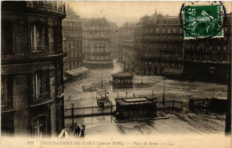 Carte postale ancienne Paris Place de Rome Inondations 1910 à Paris