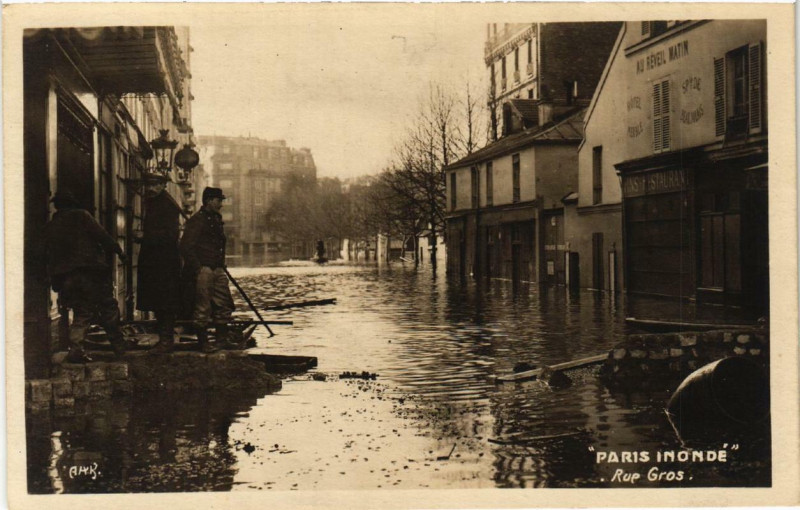 Carte postale ancienne Paris Rue Gros Inondations 1910 à Paris