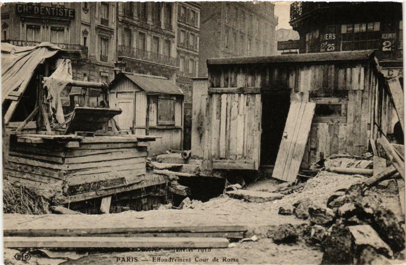 Carte postale ancienne Paris Effondrement Cour de Rome Inondations 1910 à Paris