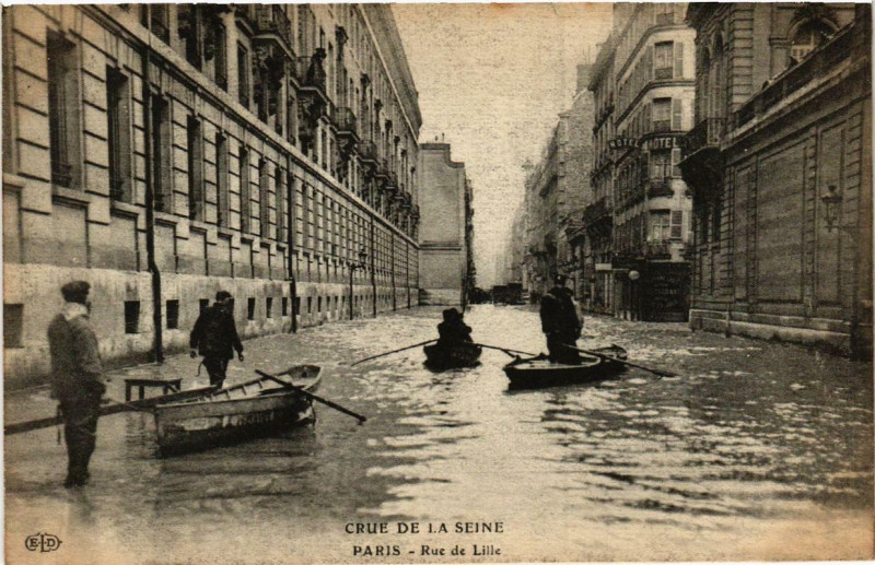Carte postale ancienne Paris Rue de Lille Inondations 1910 à Paris