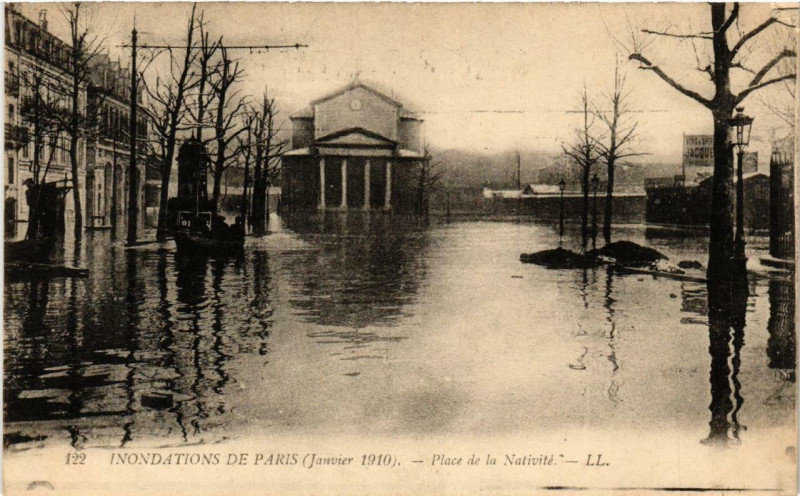 Carte postale ancienne Inondations de Paris (Janvier 1910) - Place de la Nativité à Paris 12e