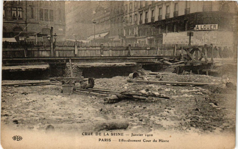 Carte postale ancienne Paris Effondrement Cour du Havre Inondations 1910 à Paris