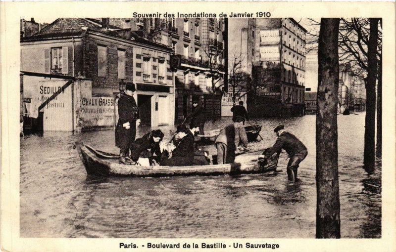 Carte postale ancienne Paris Boulevard de la Bastille Inondations 1910 à Paris