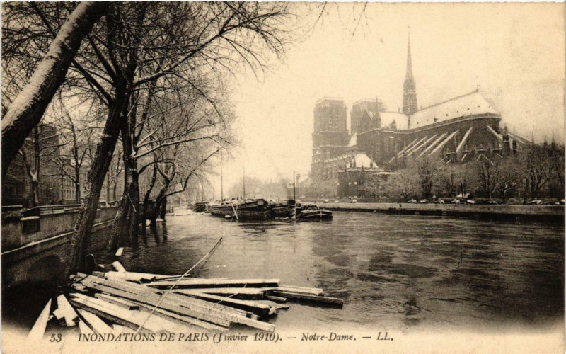 Carte postale ancienne Paris N.-D. Inondations 1910 à Paris