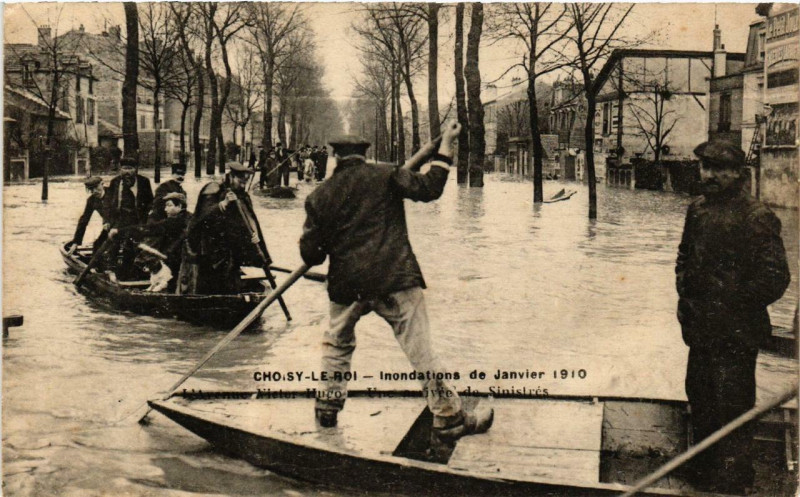 Carte postale ancienne Paris Avenue Victor-Hugo Inondations 1910 à Paris