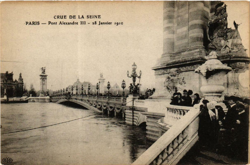 Carte postale ancienne Paris Pont Alexandre Iii Inondations 1910 à Paris
