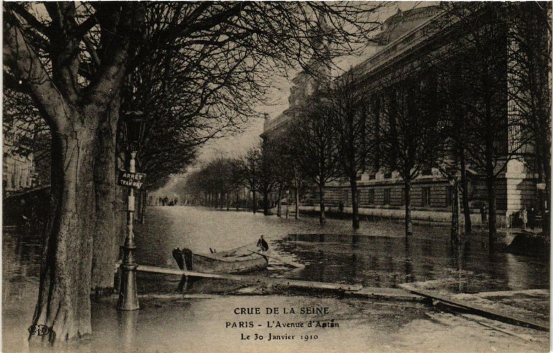 Carte postale ancienne Paris L'Avenue d'Antin Inondations 1910 à Paris