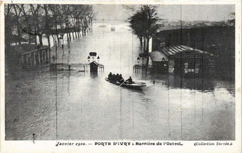 Carte postale ancienne Janvier 1910 - Porte d'Ivry : Barrière de l'Octroi à Paris 13e