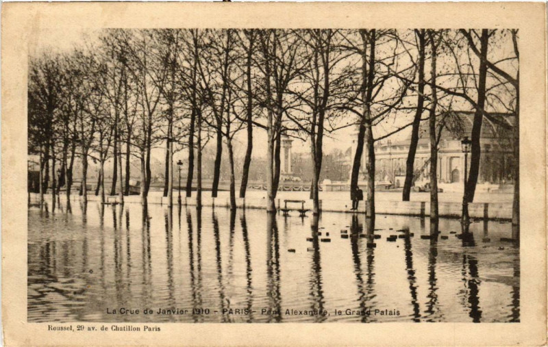 Carte postale ancienne Paris Pont Alexandre Iii le Grand Palais Inondations 1910 à Paris