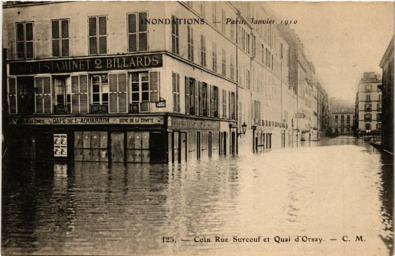 Carte postale ancienne Paris Coin Rue Surcouf et Quai d'Orsay Inondations 1910 à Paris