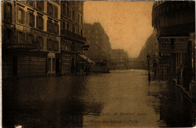 Carte postale ancienne Paris Rue de la Pepiniere Inondations 1910 à Paris
