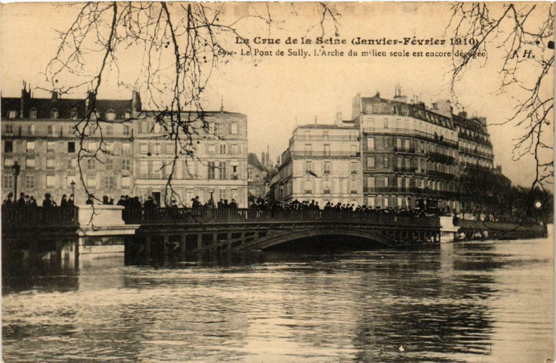 Carte postale ancienne Paris Le Pont de Sully Inondations 1910 à Paris