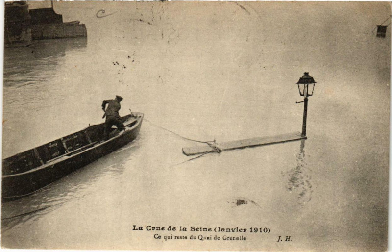 Carte postale ancienne La Crue de la Seine (Janvier 1910) - Ce qui reste du Quai de Grenelle à Paris 15e
