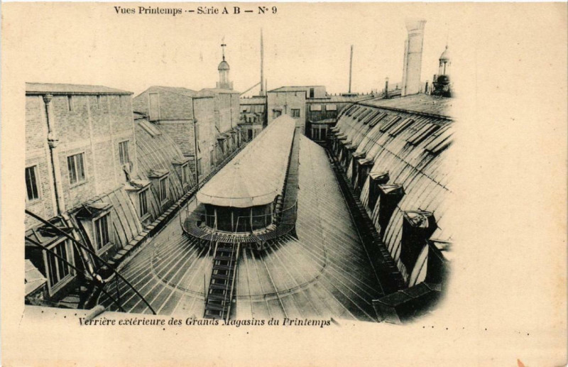 Carte postale ancienne Paris 9e Vues Primtemps Série A B No.9. Verriere Extérieure à Paris 9e
