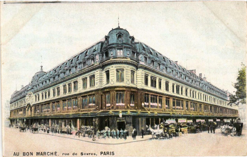 Carte postale ancienne Paris 7e Au Bon Marché Rue de Sevres à Paris 7e