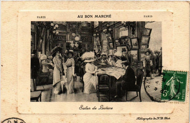 Carte postale ancienne Paris 7e Au Bon Marché Salon de Lecture à Paris 7e
