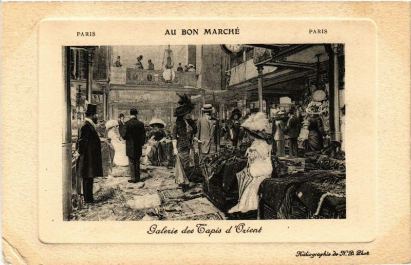 Carte postale ancienne Paris 7e Au Bon Marché Galerie des Tapis d'Orient à Paris 7e