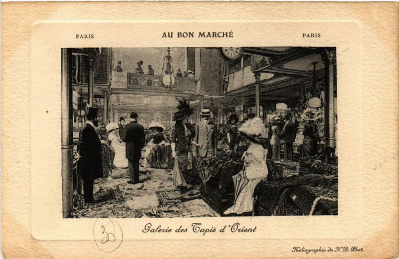 Carte postale ancienne Paris 7e Au Bon Marché Galerie des Tapis d'Orient à Paris 7e