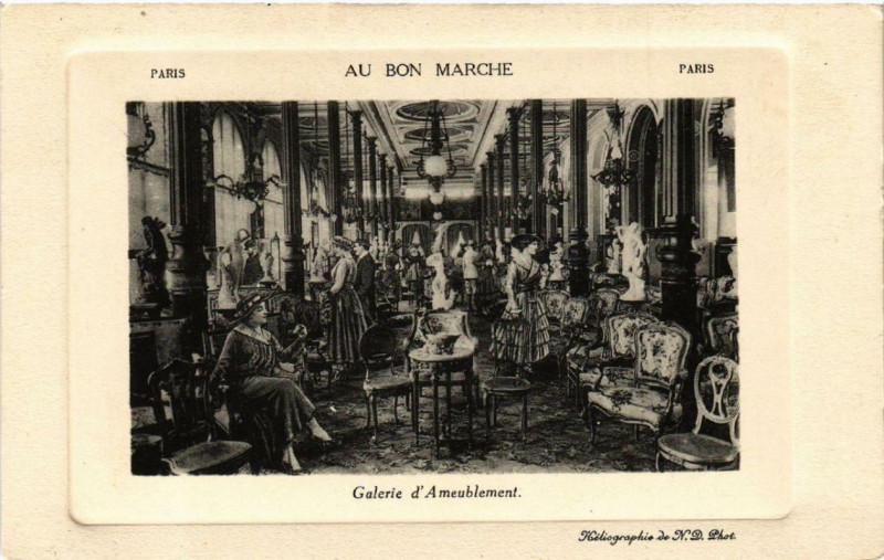 Carte postale ancienne Paris 7e Au Bon Marché Galerie de l'Amublement à Paris 7e
