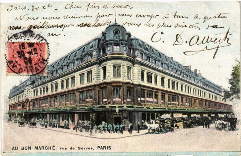 Carte postale ancienne Paris 7e Au Bon Marché Rue de Sevres à Paris 7e
