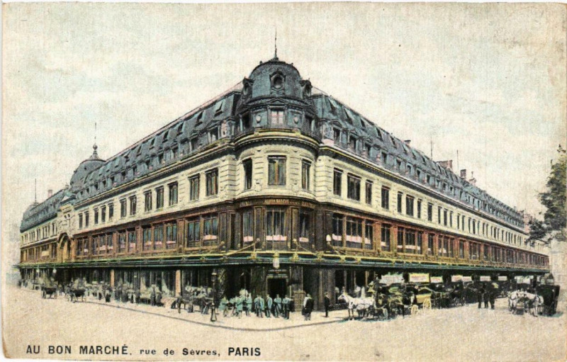 Carte postale ancienne Paris 7e Au Bon Marché Rue de Sevres à Paris 7e