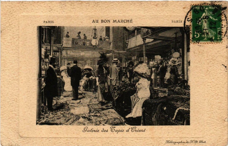 Carte postale ancienne Paris 7e Au Bon Marché Galerie des Tapis d'Orient à Paris 7e
