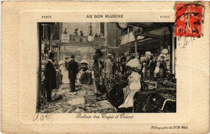 Carte postale ancienne Paris 7e Au Bon Marché Galerie des Tapis d'Orient à Paris 7e