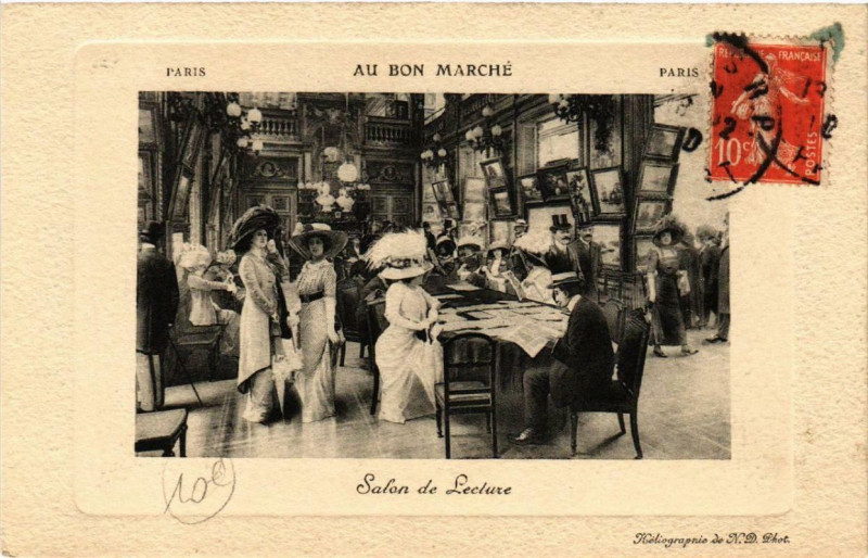 Carte postale ancienne Paris 7e Au Bon Marché Salon de Lecture à Paris 7e