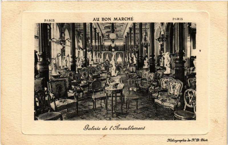Carte postale ancienne Paris 7e Au Bon Marché Galerie de l'Amublement à Paris 7e