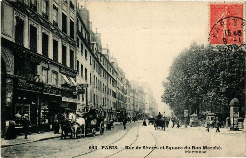 Carte postale ancienne Paris 7e Rue de Sevres et Square du Bon Marché Marmuse à Paris 7e