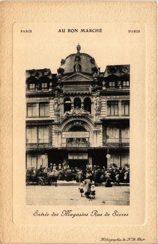 Carte postale ancienne Au Bon Marché - Entrée des Magasins Rue de Sèvres à Paris 6e